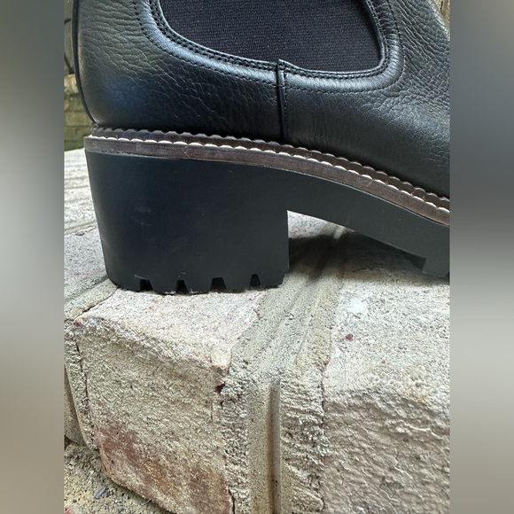 Miah Water-Resistant Chelsea Lug Boots - Women’s Size 9 - Black - Picture 6 of 13